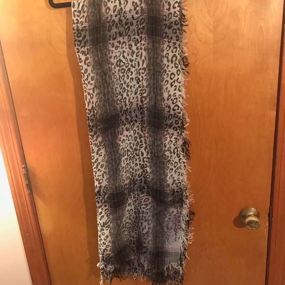 Patterned Scarf - Picture 1 of 4